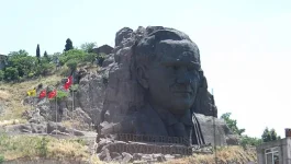 540px-Ataturk_in_Izmir.webp