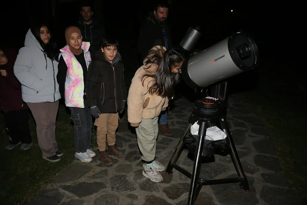 35366_MTY3ZGRmMD_6.webp