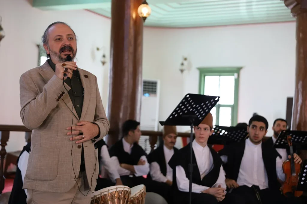 35368_MTY3ZGVjMz.webp