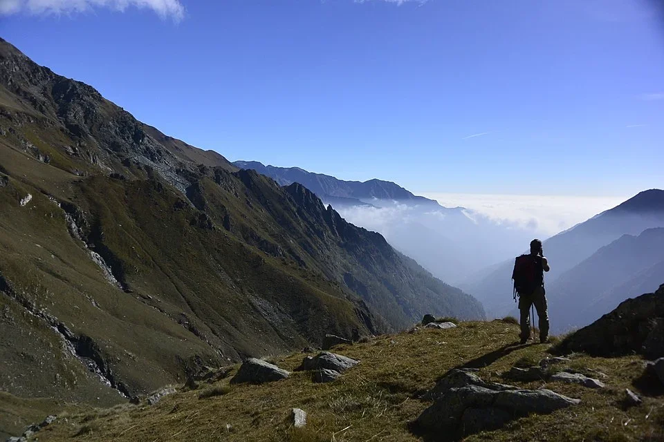 960px-Escursionismo_sulle_Alpi.webp