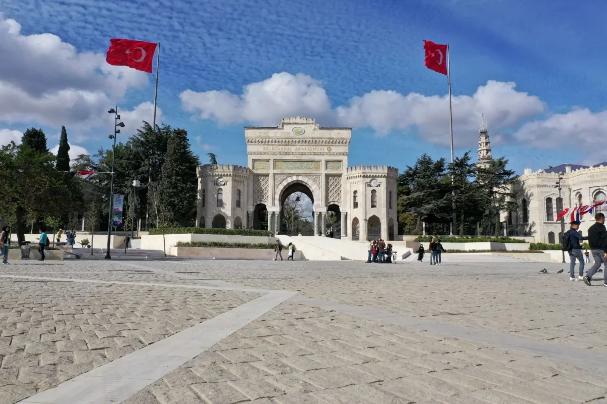 Beyazit_Meydani_Arsiv_9_8595b65713.webp