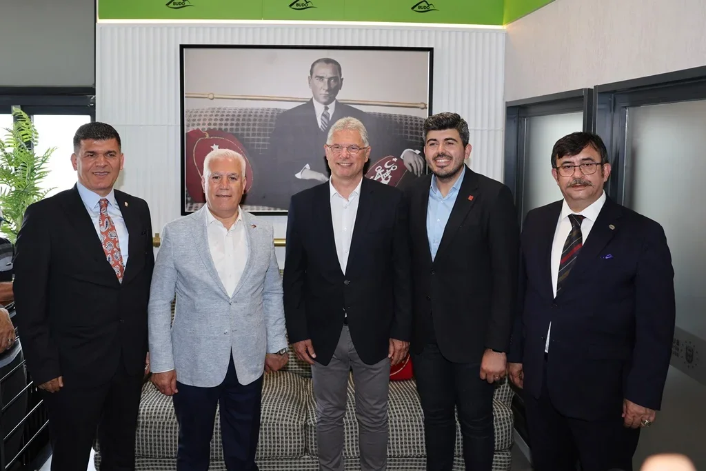 35675_MTY4M2VlOD_5.webp