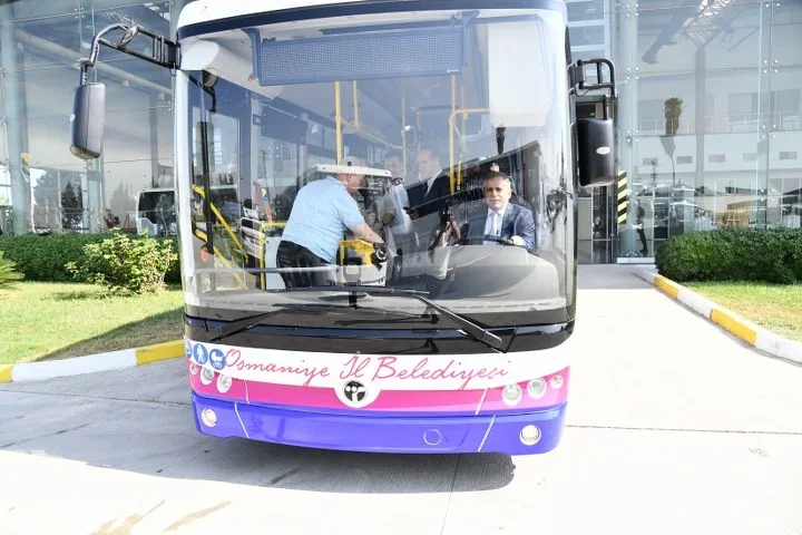 TEMSA-ÜRETİMİ-OTOBÜSLER-OSMANİYE-BELEDİYESİNE-TESLİM-EDİLDİ-6_720x480.webp
