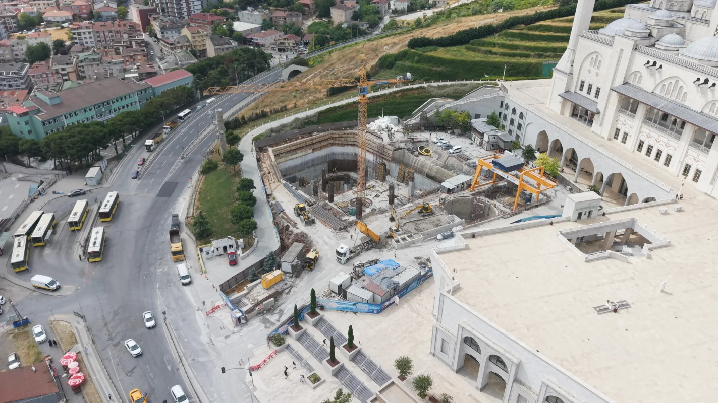 Büyük-Çamlıca-Camii-İstasyonu.00_09_24_06.Still062.webp