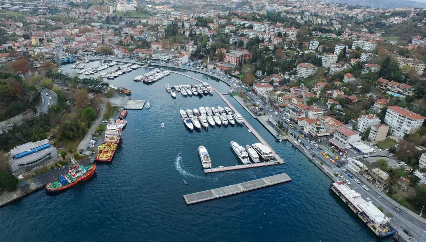 ISPARK_ISTMARIN_TEKNE_PARKLARINDA_MAVI_BAYRAK_DALGALANACAK_3_4bb6cd5492.webp