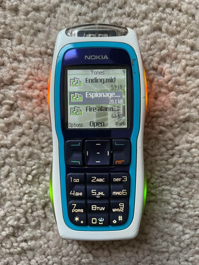 the-nokia-3220-is-still-such-a-cool-phone-especially-the-v0-32nyk8q3tg591.webp the-nokia-3220-is-still-such-a-cool-phone-especially-the-v0-32nyk8q3tg591.webp