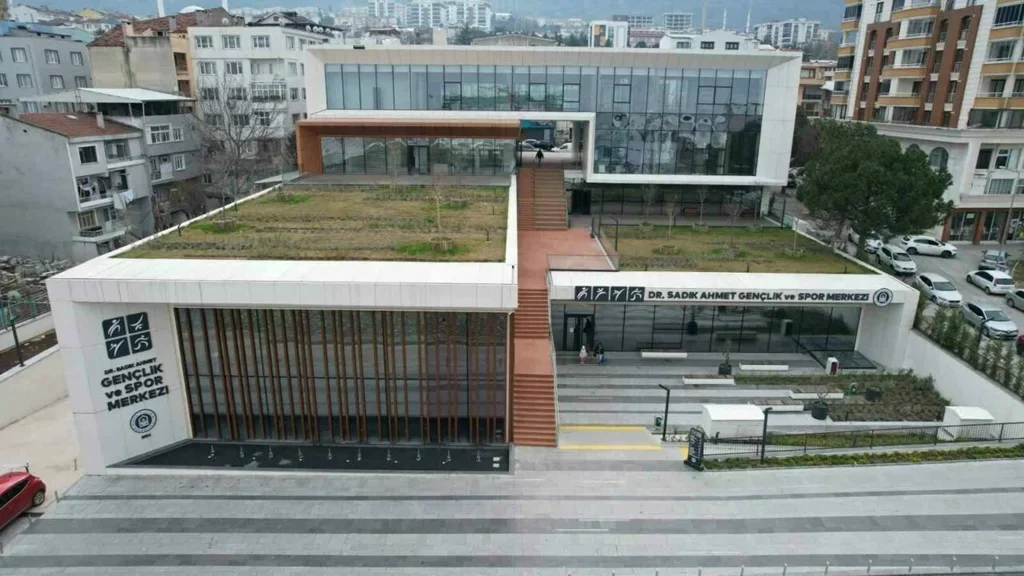 yildirimin-merkezine-5-yildizli-genclik-ve-spor-kompleksi53e5e7b27c49.webp