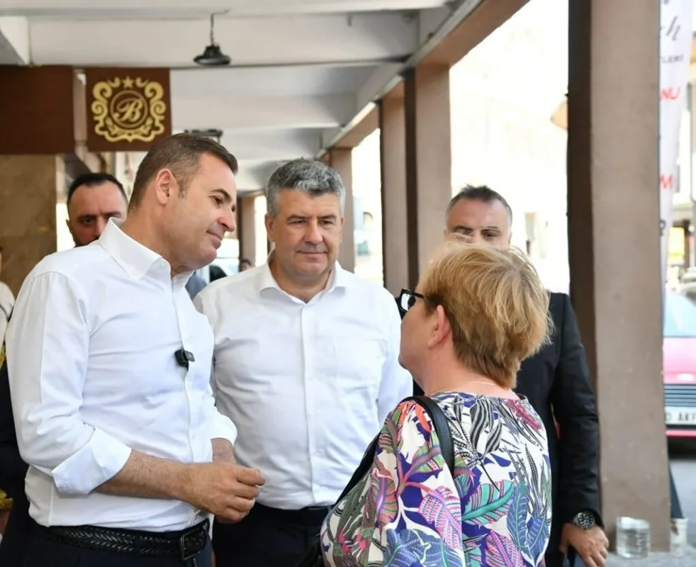 ayakkabicilar_carsisina_buyuksehir_ve_karesi_eli_degecek_4.webp ayakkabicilar_carsisina_buyuksehir_ve_karesi_eli_degecek_4.webp