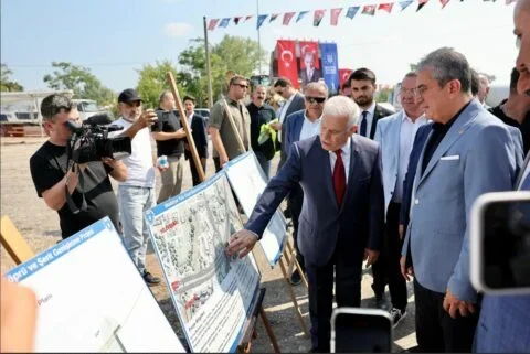 2-yazi-icin-buyuksehir-belediye-baskani-mustafa-bozbey-ulasim-kriterlerini-chp-grup-baskanvek...webp