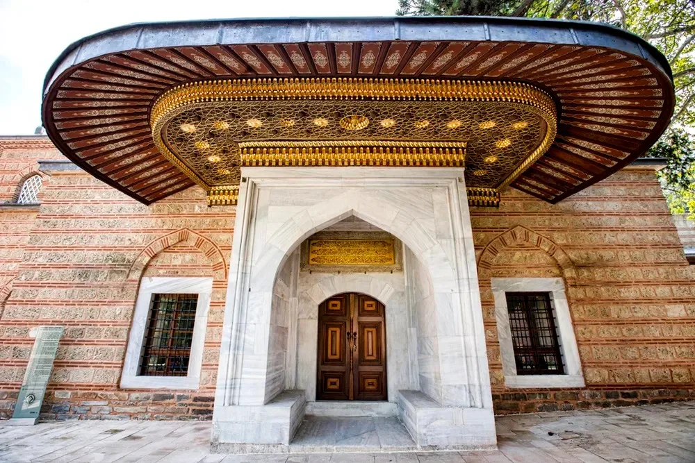 muradiye_kulliye_1.webp