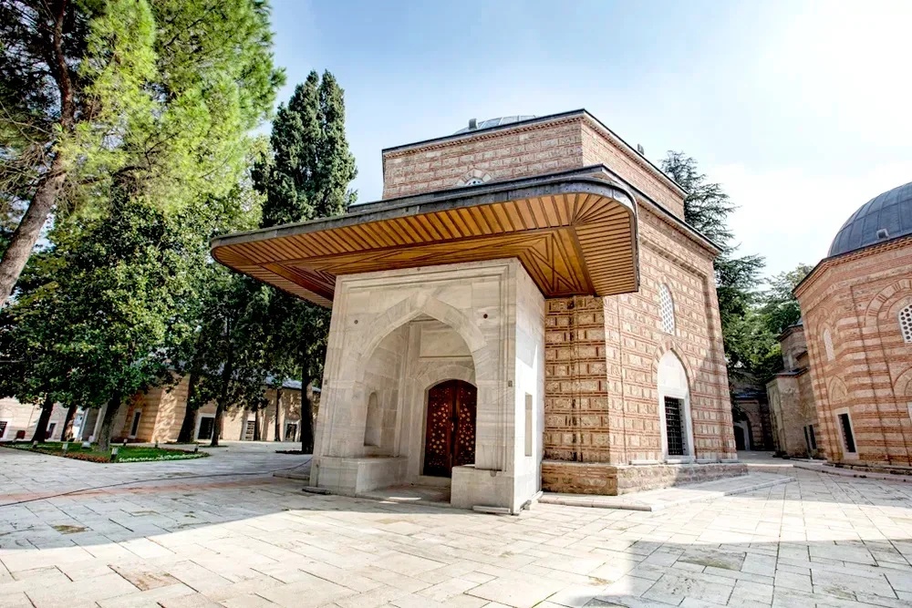 muradiye_kulliye_5.webp