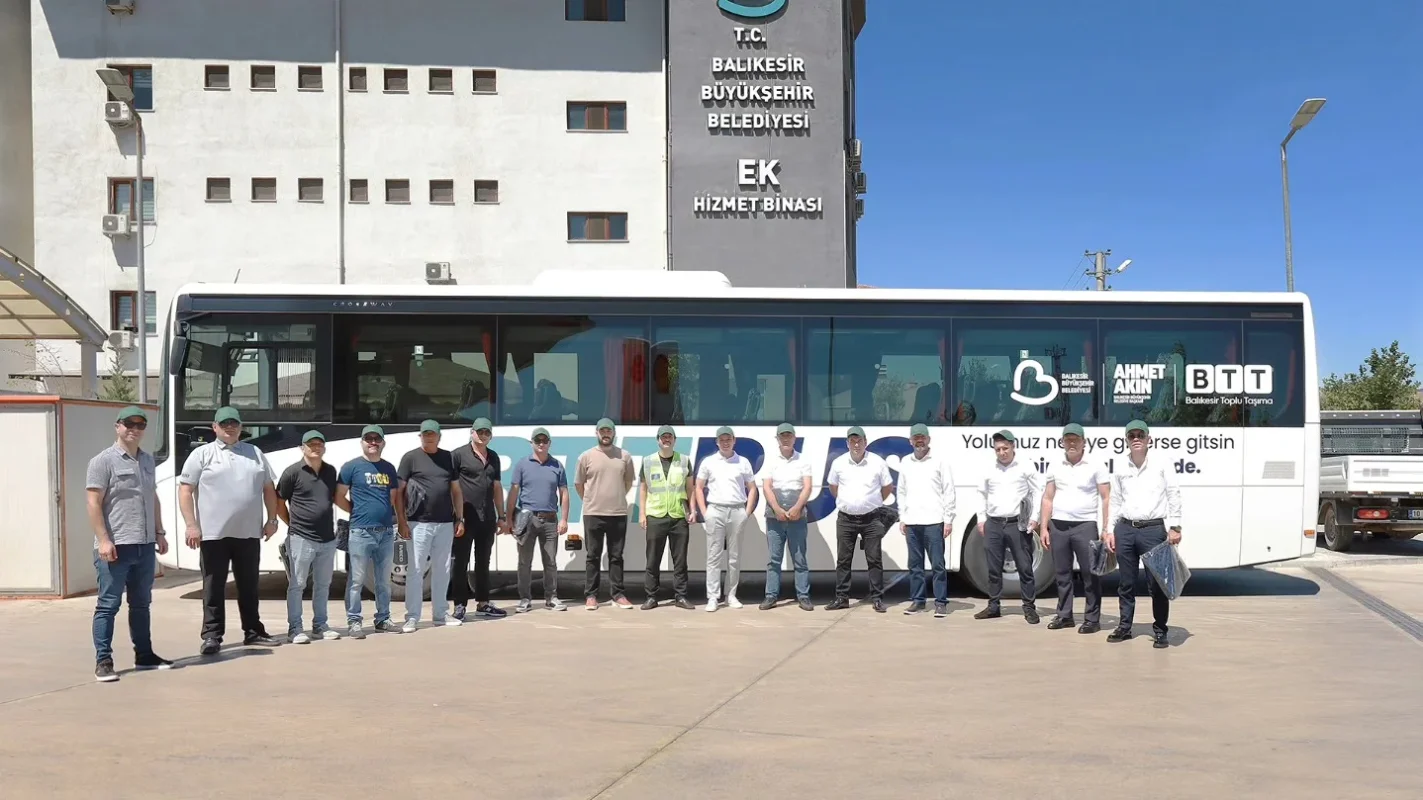 bttbus_1.webp bttbus_1.webp