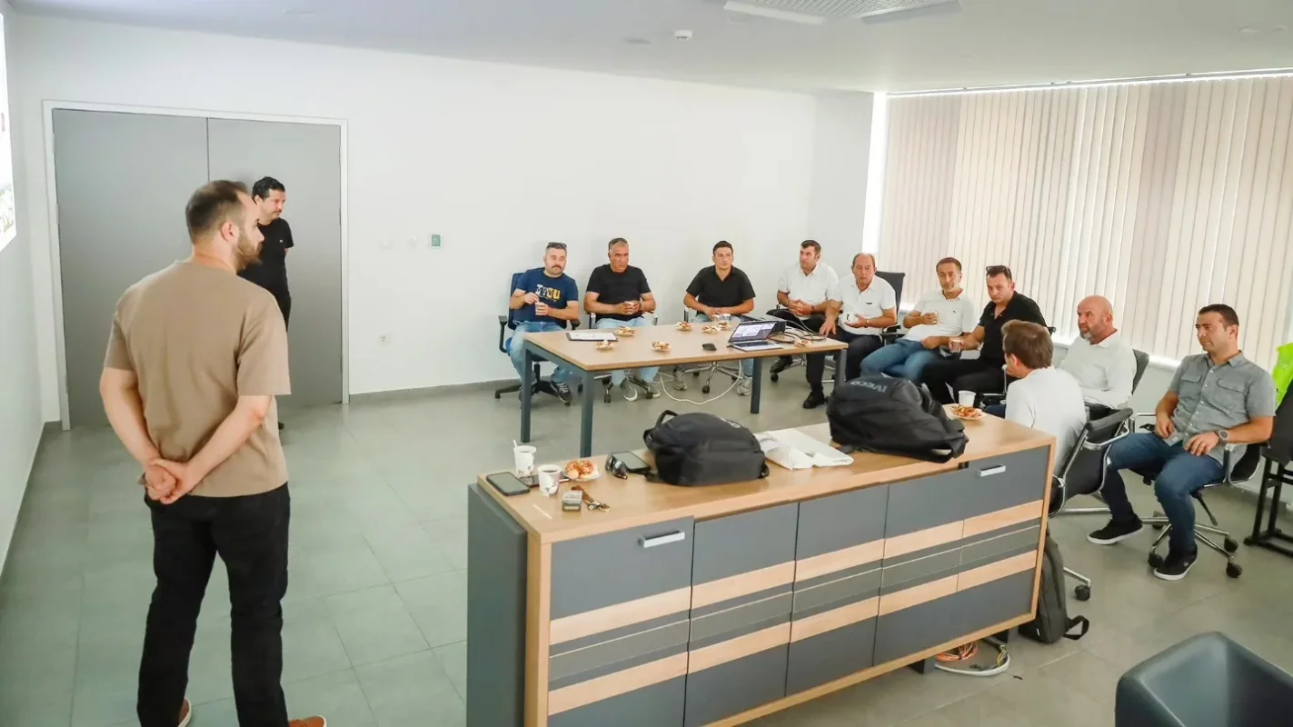 bttbus_2.webp bttbus_2.webp