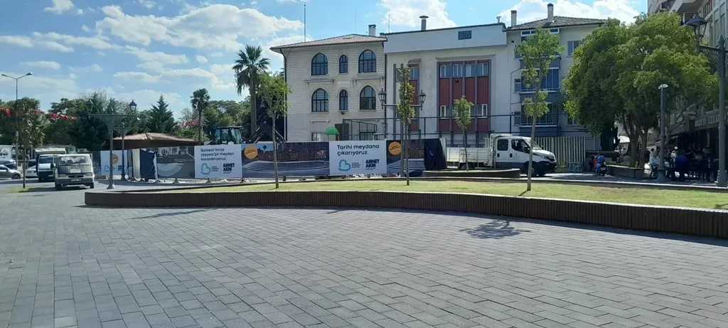 cumhuriyet_meydani_1.webp