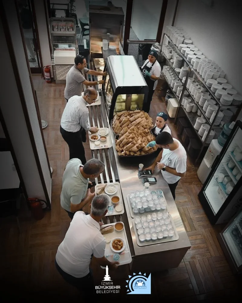 📍 İzmir’in Her Noktasına Ulaşan Dayanışma SofrasıGrand Plaza olarak Kent Lokantalarımızla İzm...webp