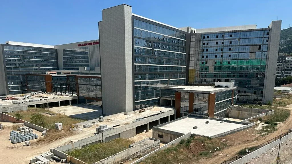 ali-osman-sonmez-cekirge-devlet-hastanesi-insaati-1.webp