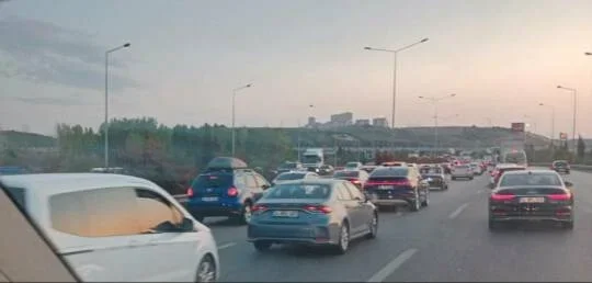 1-yazi-icin-bursa-cevre-yolu-trafigi-20-yilda-kent-icini-gecti34384o49bdh-540x258.webp