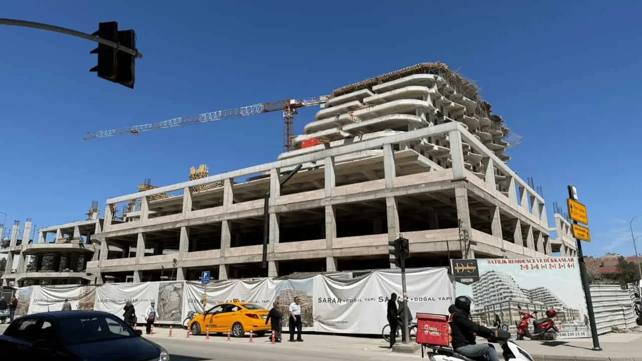 eski-otogarda-sarar-plaza-yukseliyor2.webp