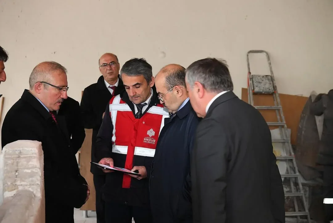 karesi_bey_turbesi_3.webp