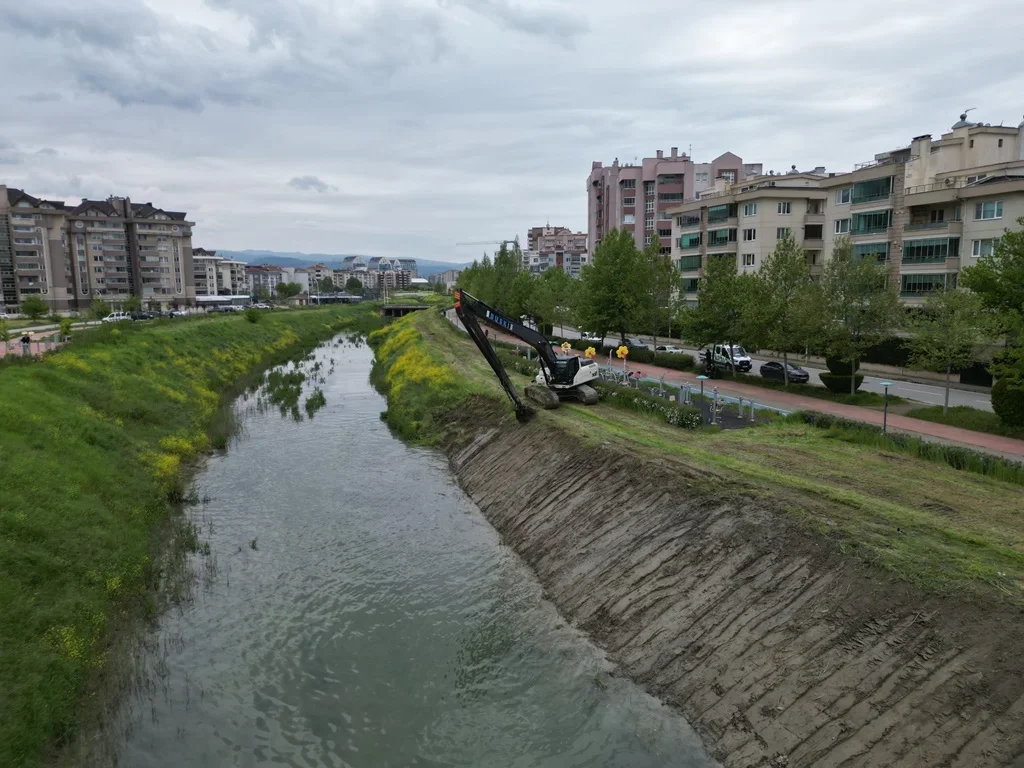 37147_MTY5ZmFlNG_2.webp