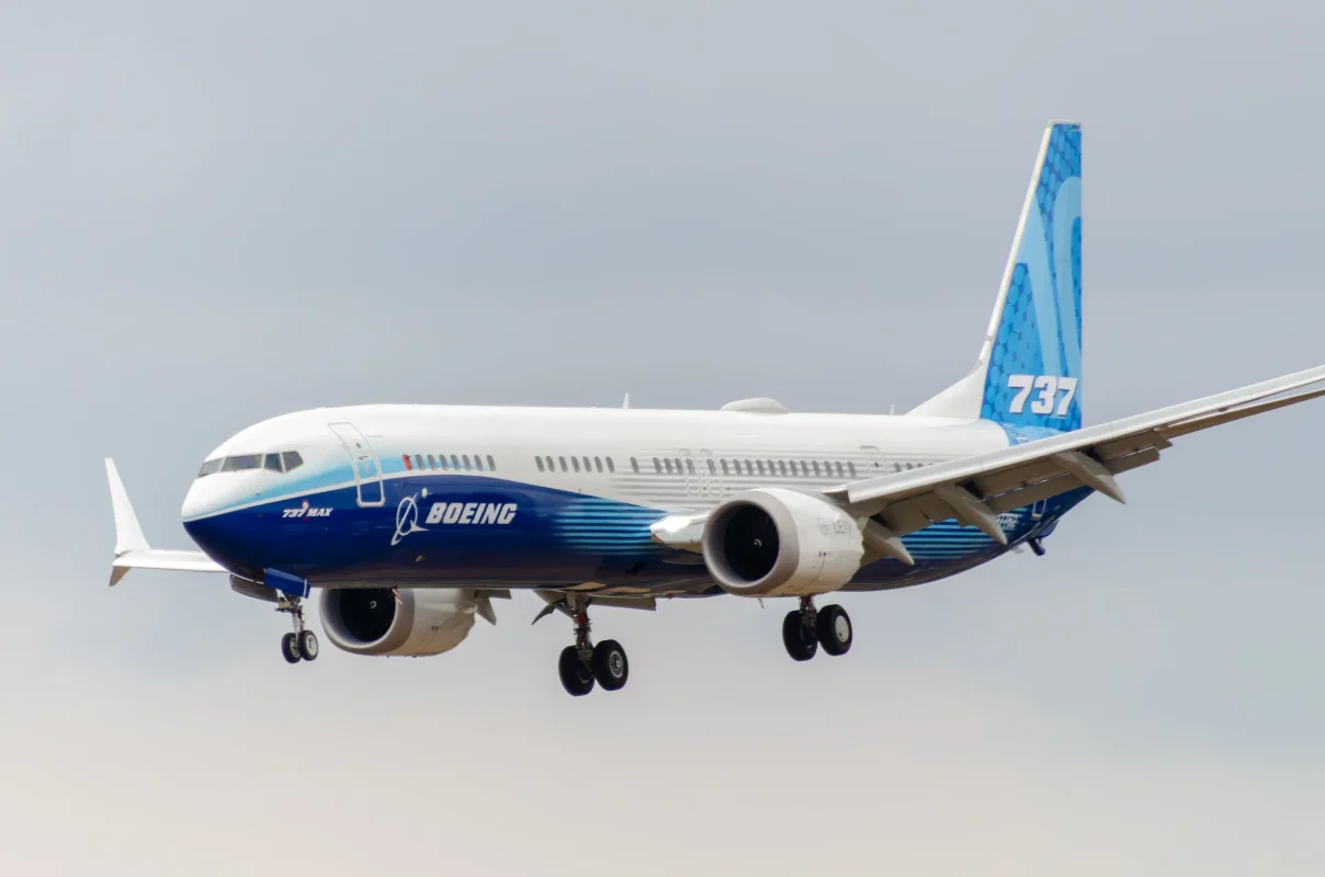 boeing-737-max-10-1g002-landing-fia-2022.webp boeing-737-max-10-1g002-landing-fia-2022.webp