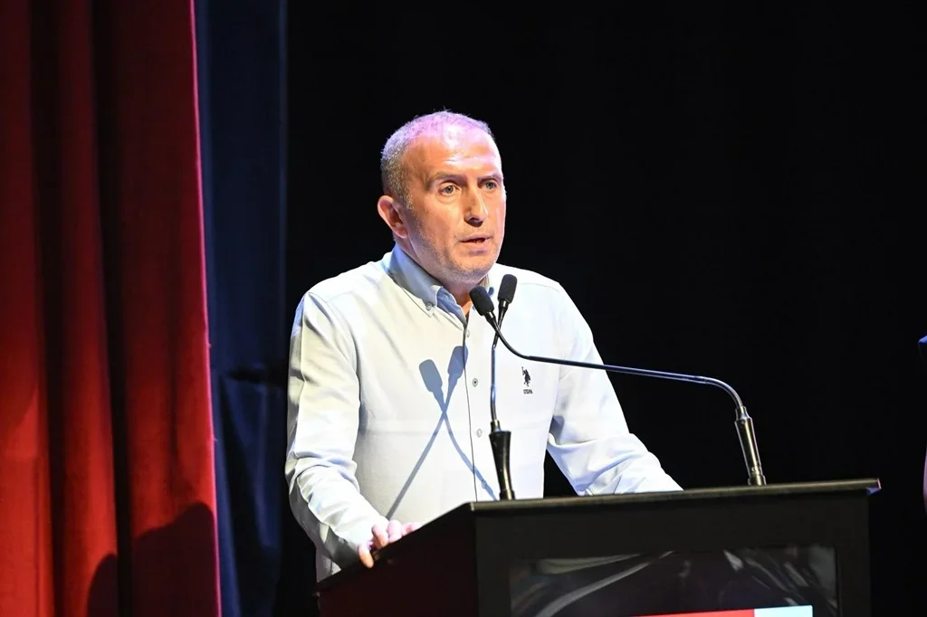 cumhuriyet_meydani_2.webp