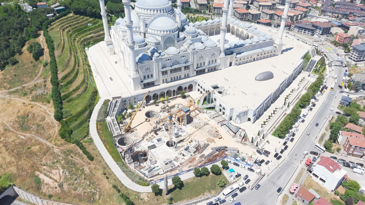 Büyük-Çamlıca-Camii-İstasyonu.00_00_53_03.Still015.webp