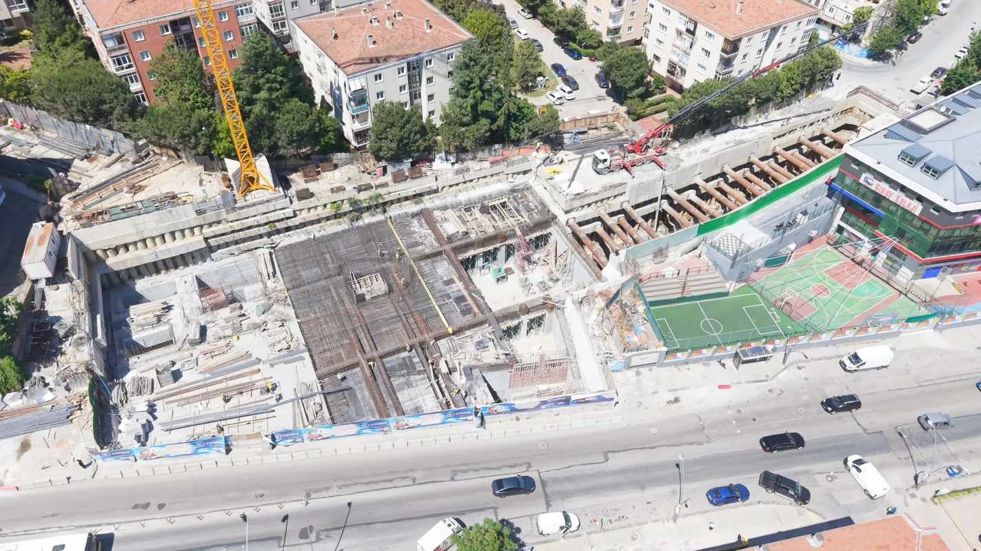 Bosna-Bulvarı-İstasayonu.00_05_25_07.Still063.webp