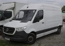 Mercedes-Benz_Sprinter_(2018)_IMG_1995.webp