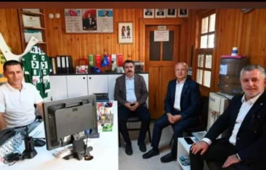 4-yazi-icin-davut-gurkan-oktay-yilmaz-irfan-akkaya-setbasi-kurdoglu-muhtari-fath-kapuciyi-ziy...webp