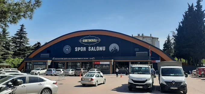kurtdereli_kapali_spor_salonu_1.webp