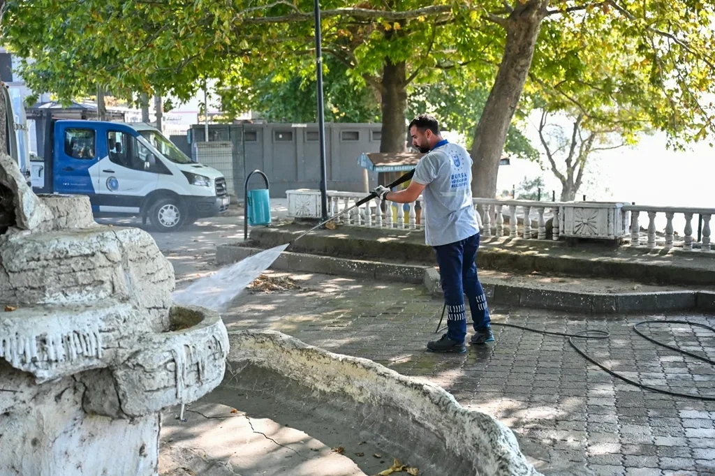 37634_MTZhODgzOD_3.webp