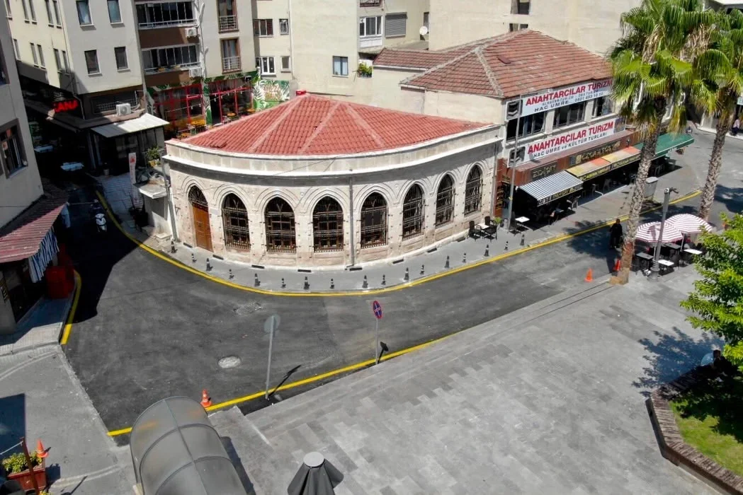 karesi_bey_turbesi_5.webp karesi_bey_turbesi_5.webp
