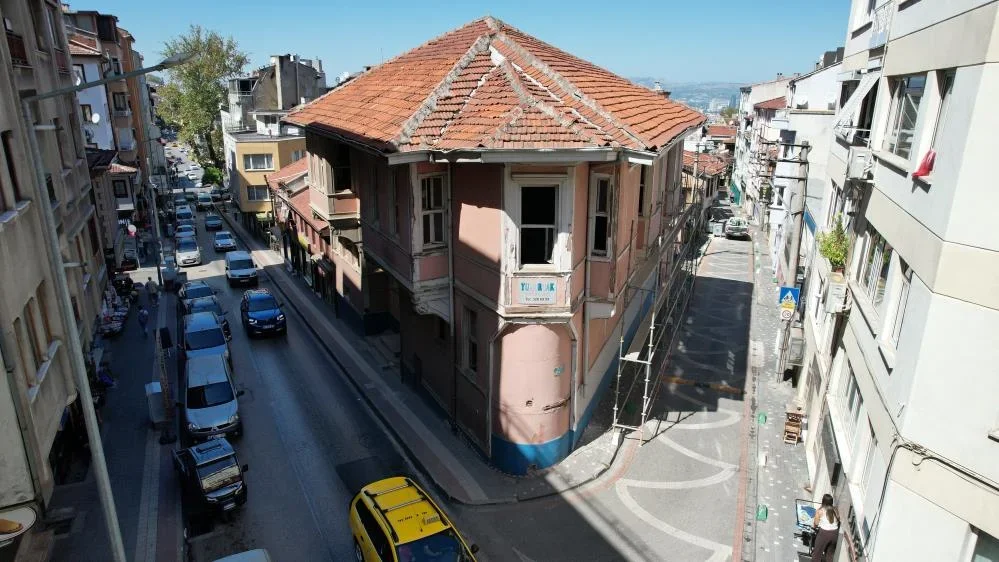osman_sevki_uludag_kutuphane_1.webp