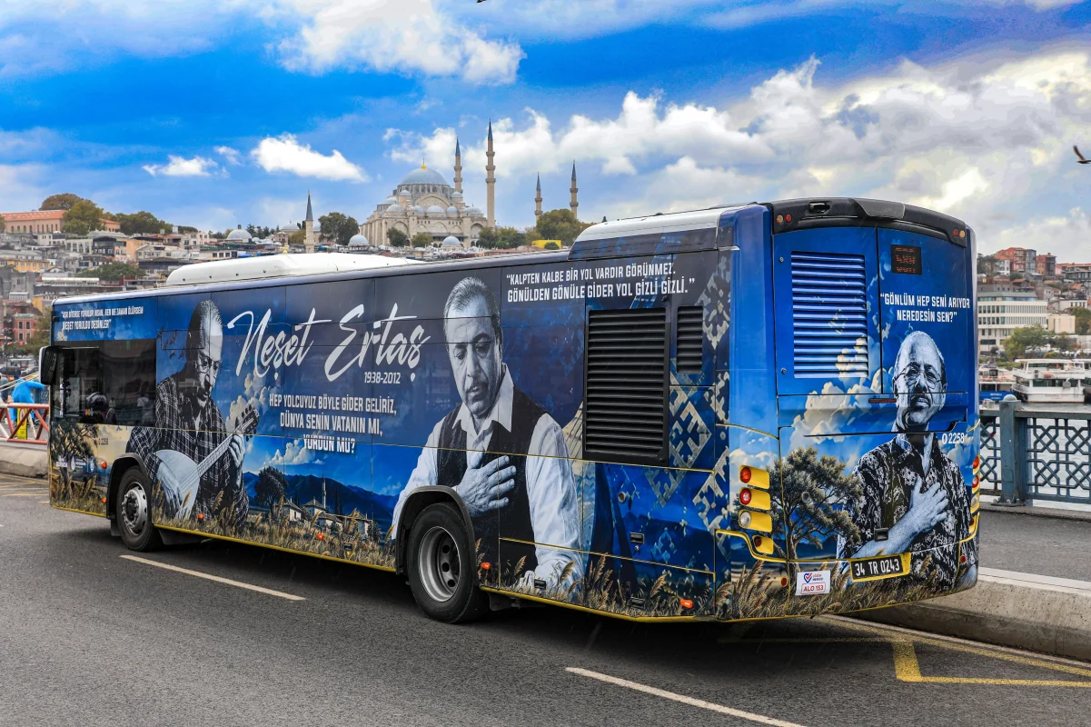 istanbul-yollarinda-neset-ertasa-saygi…--6-25232.webp
