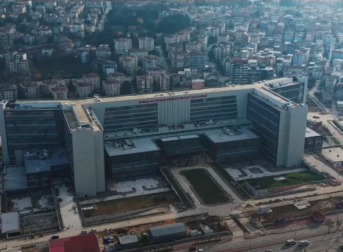 1-yazi-icin-aecemlerdeki-ali-osman-sonmez-hastanesi-sbuye-bagli-arastirma-hastanesi-olarak-sa...webp