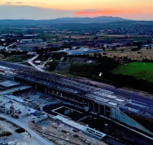 1-yaezi-icin-bursa-gari-henuz-hizli-tren-test-aracini-goremedi-ama-metro-test-araci-yanasti47...webp