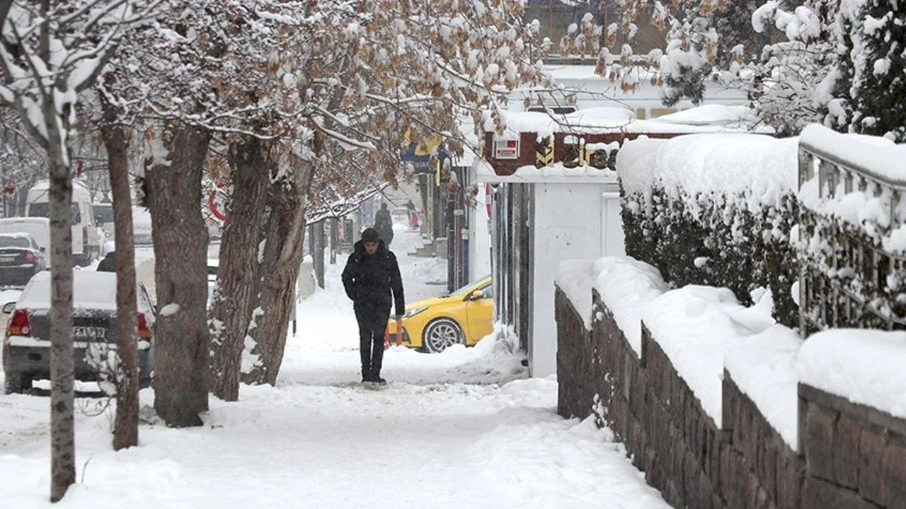 beklenen-kar-geliyor-iste-kar-yagisi-beklenen-iller-cojq.webp