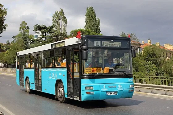 Istanbul_bus_12.webp