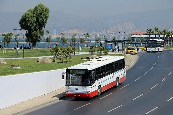 Bus_in_Izmir_01.webp