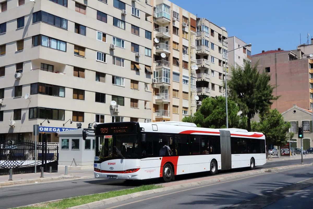 Bus_in_Izmir_02.webp