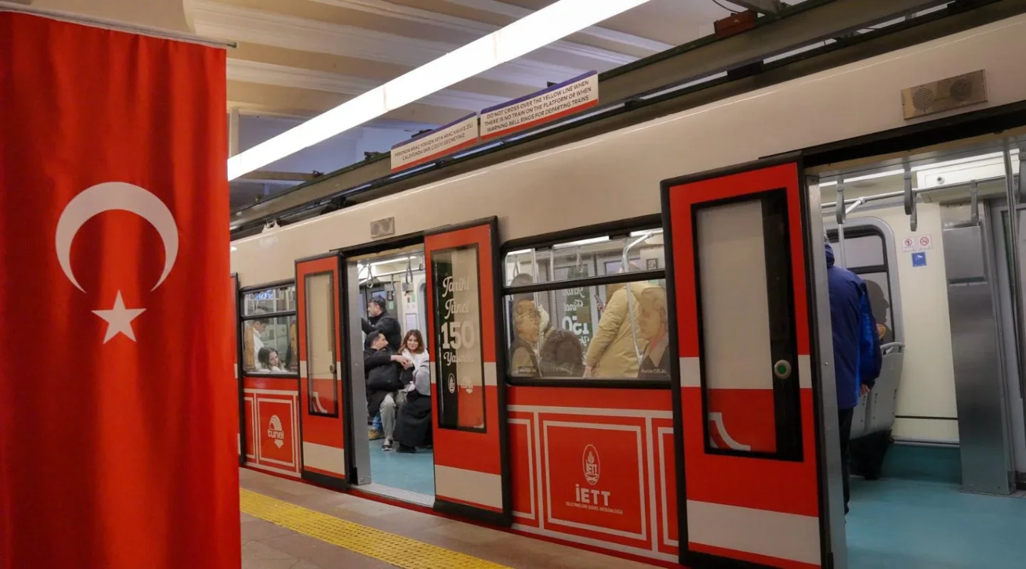 ISTANBUL_UN_TARIHI_ULASIM_SIMGELERI_150_VE_111_YASLARINI_KUTLADI_15_b9f0363f8d.webp ISTANBUL_UN_TARIHI_ULASIM_SIMGELERI_150_VE_111_YASLARINI_KUTLADI_15_b9f0363f8d.webp