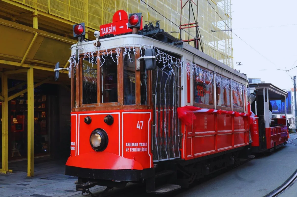 ISTANBUL_UN_TARIHI_ULASIM_SIMGELERI_150_VE_111_YASLARINI_KUTLADI_10_1f43aaef75.webp